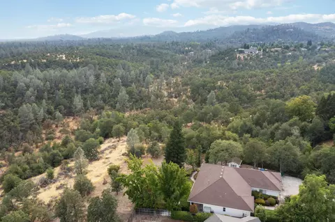 View/Area - 2286 Allegheny Ct, Redding, CA 96001 photo 5 of 12