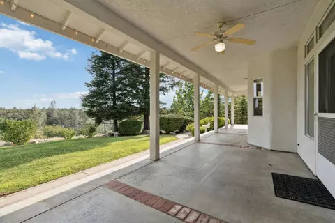 Exterior - 2286 Allegheny Ct, Redding, CA 96001 photo 9 of 20