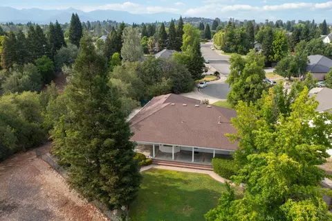 View/Area - 2286 Allegheny Ct, Redding, CA 96001 photo 10 of 12