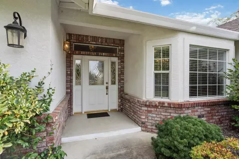Entry Way - 2286 Allegheny Ct, Redding, CA 96001 photo 2 of 2