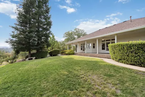 Exterior - 2286 Allegheny Ct, Redding, CA 96001 photo 17 of 20