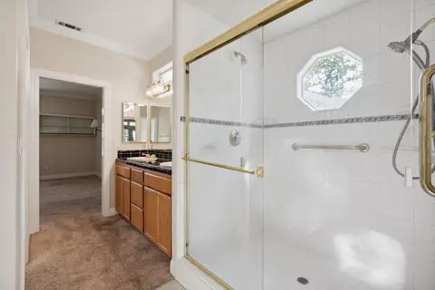 Bath - 2286 Allegheny Ct, Redding, CA 96001 photo 5 of 7