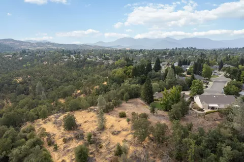 View/Area - 2286 Allegheny Ct, Redding, CA 96001 photo 7 of 12