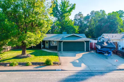 6844 Hemlock St, Redding, CA 96001