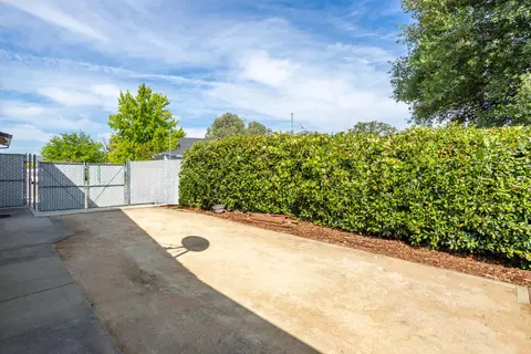 700 Covey Ct, Redding, CA 96002 photo 3