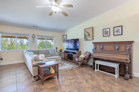 700 Covey Ct, Redding, CA 96002 photo 11