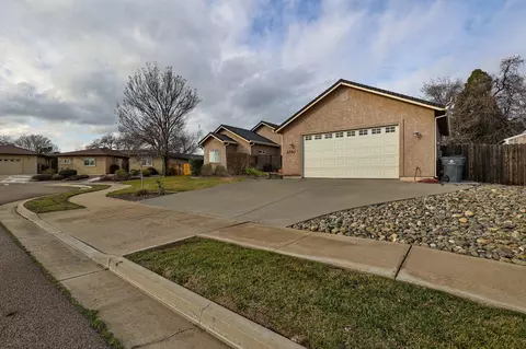 Exterior - 2050 Greystone Ct, Red Bluff, CA 96080 photo 8 of 10