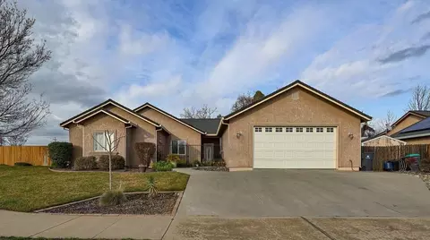 2050 Greystone Ct, Red Bluff, CA 96080