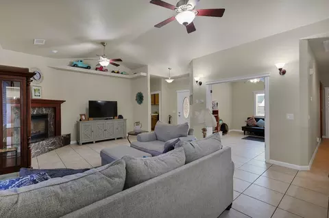 Living - 2050 Greystone Ct, Red Bluff, CA 96080 photo 5 of 7