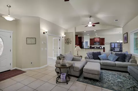 Living - 2050 Greystone Ct, Red Bluff, CA 96080 photo 3 of 7