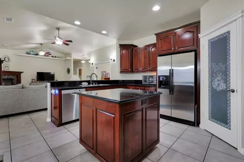 Kitchen - 2050 Greystone Ct, Red Bluff, CA 96080 photo 2 of 3
