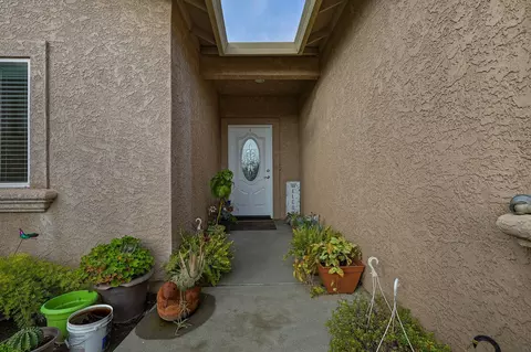 Exterior - 2050 Greystone Ct, Red Bluff, CA 96080 photo 6 of 10