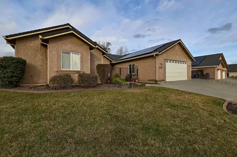 Exterior - 2050 Greystone Ct, Red Bluff, CA 96080 photo 7 of 10