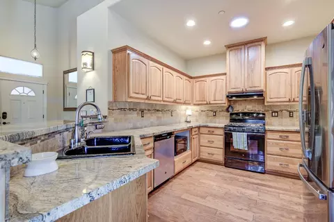 3641 Sacramento Dr, Redding, CA 96001 photo 10