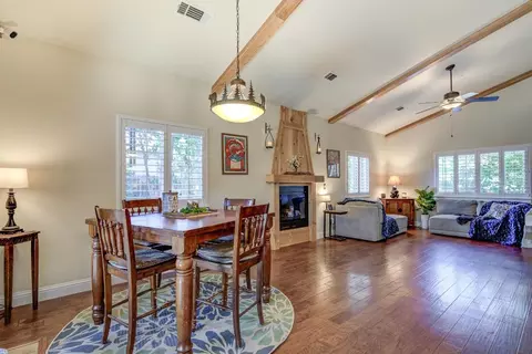 3641 Sacramento Dr, Redding, CA 96001 photo 9