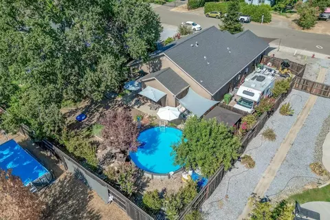 3641 Sacramento Dr, Redding, CA 96001 photo 2