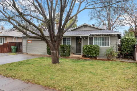 2384 Saturn Skwy, Redding, CA 96002