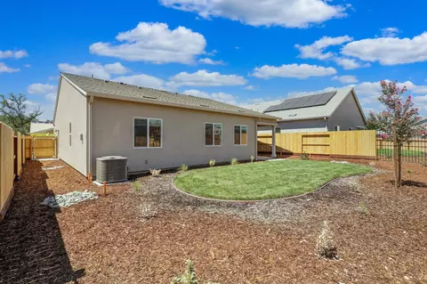 Exterior - 2655 Gates Head Way, Redding, CA 96003 photo 4 of 6