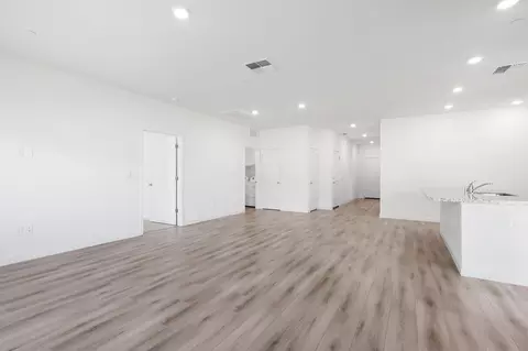 Living - 2655 Gates Head Way, Redding, CA 96003 photo 2 of 4