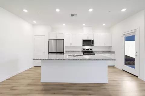 Kitchen - 2655 Gates Head Way, Redding, CA 96003 photo 1 of 3