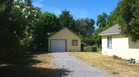 363 Hamilton St, Redding, CA 96001 photo 6