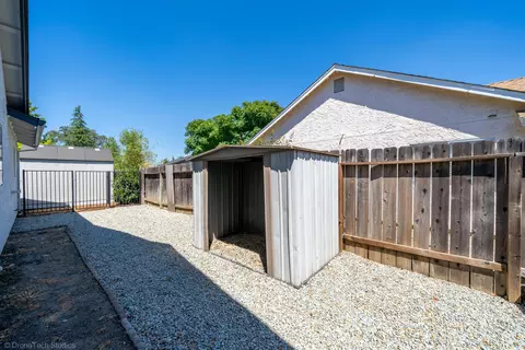 Exterior - 618 Alamine Dr, Redding, CA 96003 photo 26 of 27