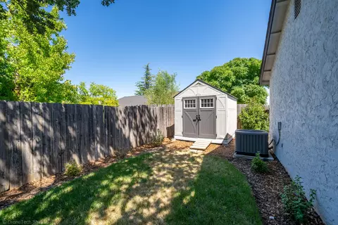 Exterior - 618 Alamine Dr, Redding, CA 96003 photo 17 of 27