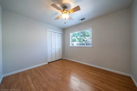 Bedroom - 618 Alamine Dr, Redding, CA 96003 photo 6 of 8