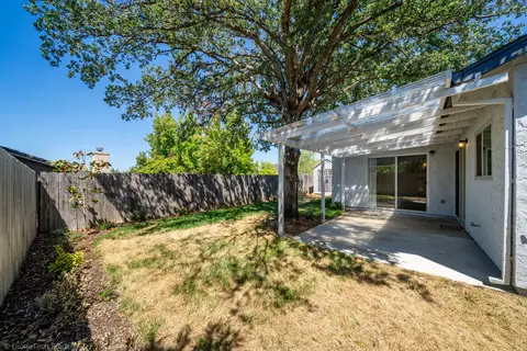 Exterior - 618 Alamine Dr, Redding, CA 96003 photo 10 of 27