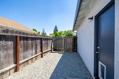 Exterior - 618 Alamine Dr, Redding, CA 96003 photo 27 of 27