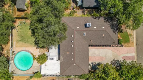 1890 Manchester Dr, Redding, CA 96002 photo 3