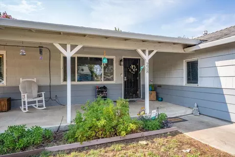 228 Beverley Ave, Red Bluff, CA 96080 photo 3