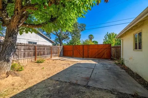 Exterior - 745 Gold St, Redding, CA 96001 photo 9 of 11
