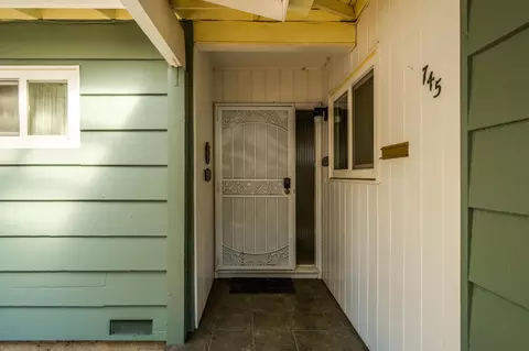 Entry Way - 745 Gold St, Redding, CA 96001 photo 1 of 1