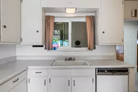 Kitchen - 745 Gold St, Redding, CA 96001 photo 2 of 3