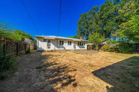 Exterior - 745 Gold St, Redding, CA 96001 photo 6 of 11