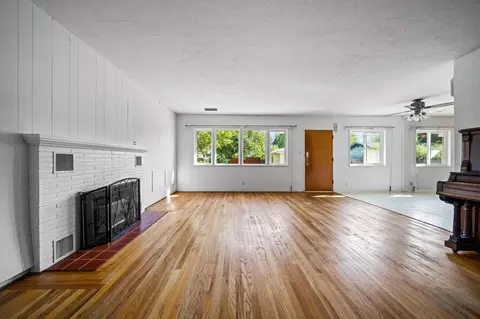 Living - 745 Gold St, Redding, CA 96001 photo 1 of 3