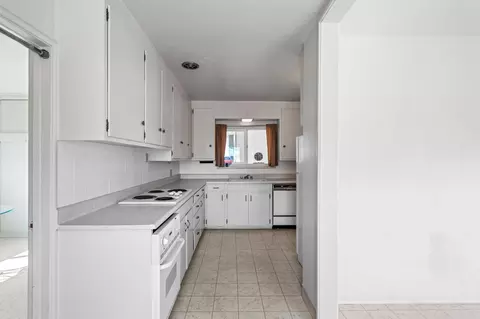 Kitchen - 745 Gold St, Redding, CA 96001 photo 1 of 3