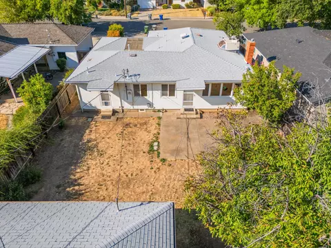 Exterior - 745 Gold St, Redding, CA 96001 photo 10 of 11