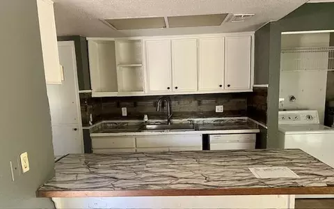 Kitchen - 4211 White River Ct, Redding, CA 96003 photo 1 of 4