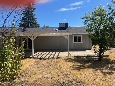Exterior - 4211 White River Ct, Redding, CA 96003 photo 5 of 6