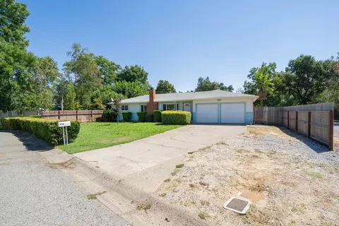 5035 Huntington Dr, Redding, CA 96002