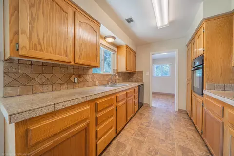 5035 Huntington Dr, Redding, CA 96002 photo 14