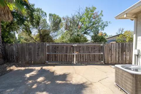 5035 Huntington Dr, Redding, CA 96002 photo 40