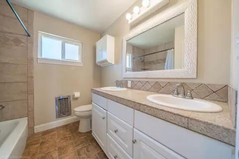 5035 Huntington Dr, Redding, CA 96002 photo 20