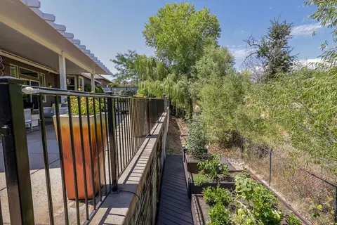 Exterior - 4612 Kilkee Dr, Redding, CA 96001 photo 11 of 20