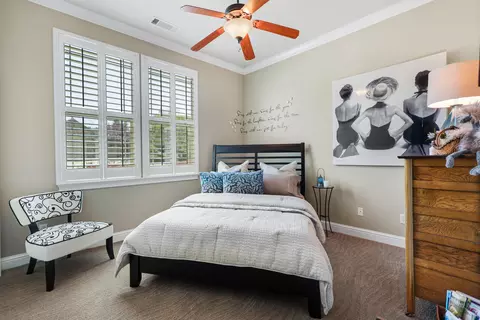Bedroom - 4612 Kilkee Dr, Redding, CA 96001 photo 3 of 5