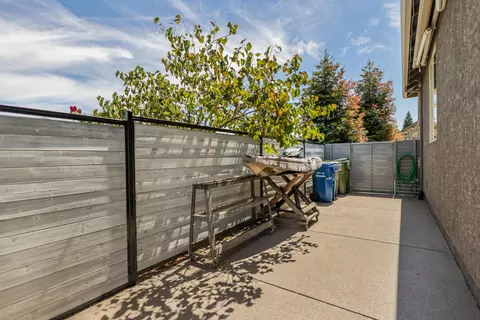Exterior - 4612 Kilkee Dr, Redding, CA 96001 photo 12 of 20