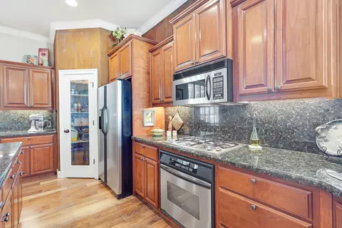 Kitchen - 4612 Kilkee Dr, Redding, CA 96001 photo 3 of 3
