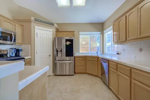 2650 Rhinestone Way, Redding, CA 96001 photo 12